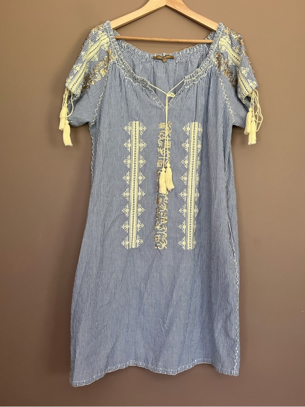 {Rose and Rose} Striped Embroidered Shift Dress with Sequins - Womens Medium